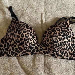 Victoria’s Secret So Obsessed wireless bra. size 34C.